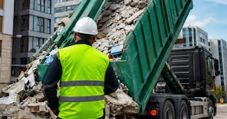 Вывоз строительного мусора в Лысьве: услуги лицензированной компании — ПроМусор